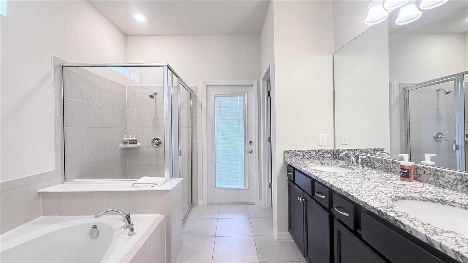 WINDSOR ISLAND RESORT PHASE 2B PB 190 PG 47-51 - Residential