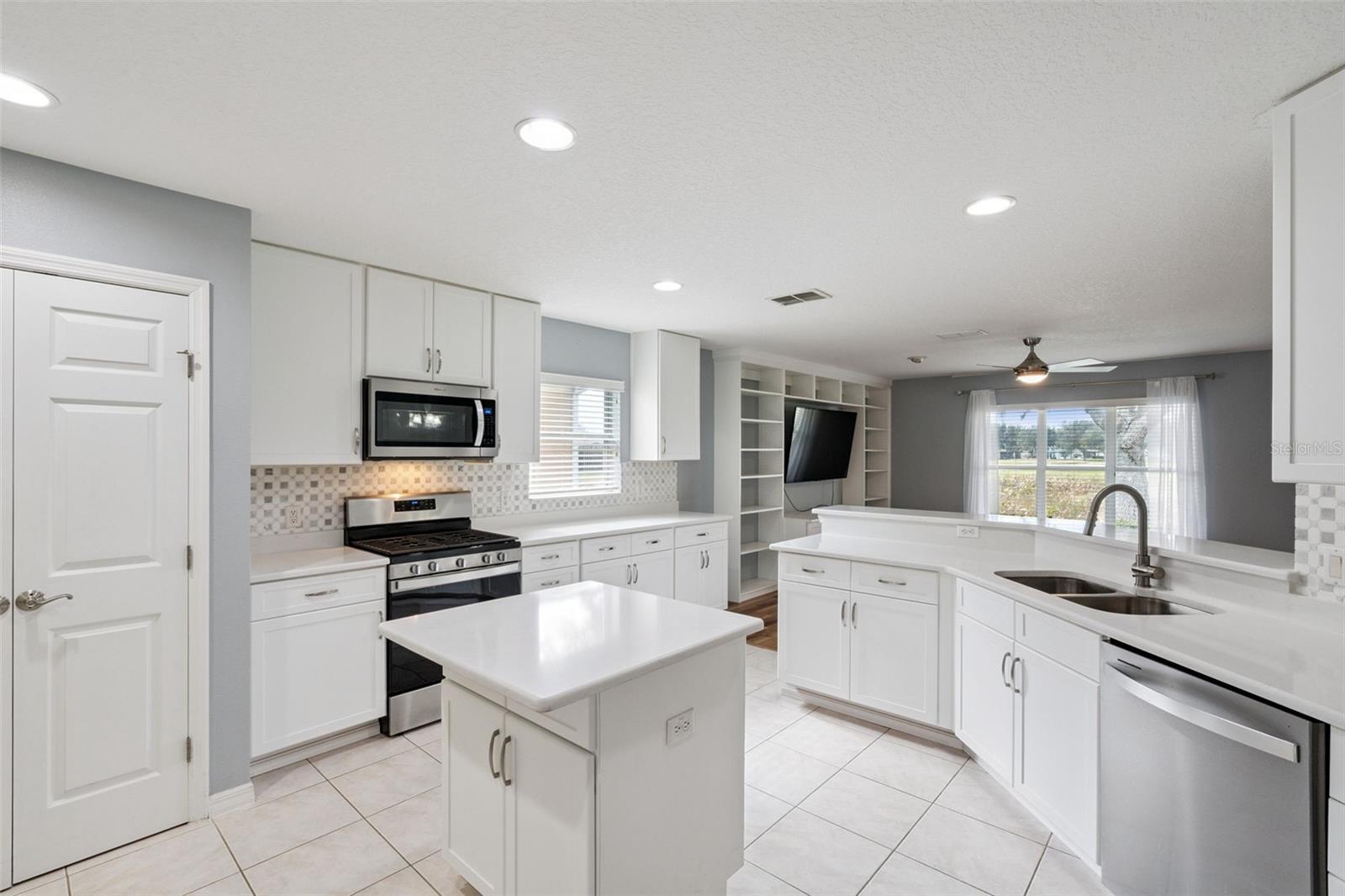 ARLINGTON RIDGE PH 1-B - Residential