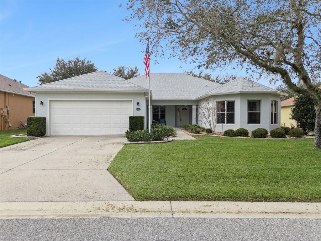 Photo of 26821 Augusta Springs Circle, Leesburg, FL 34748 (MLS # G5105520)