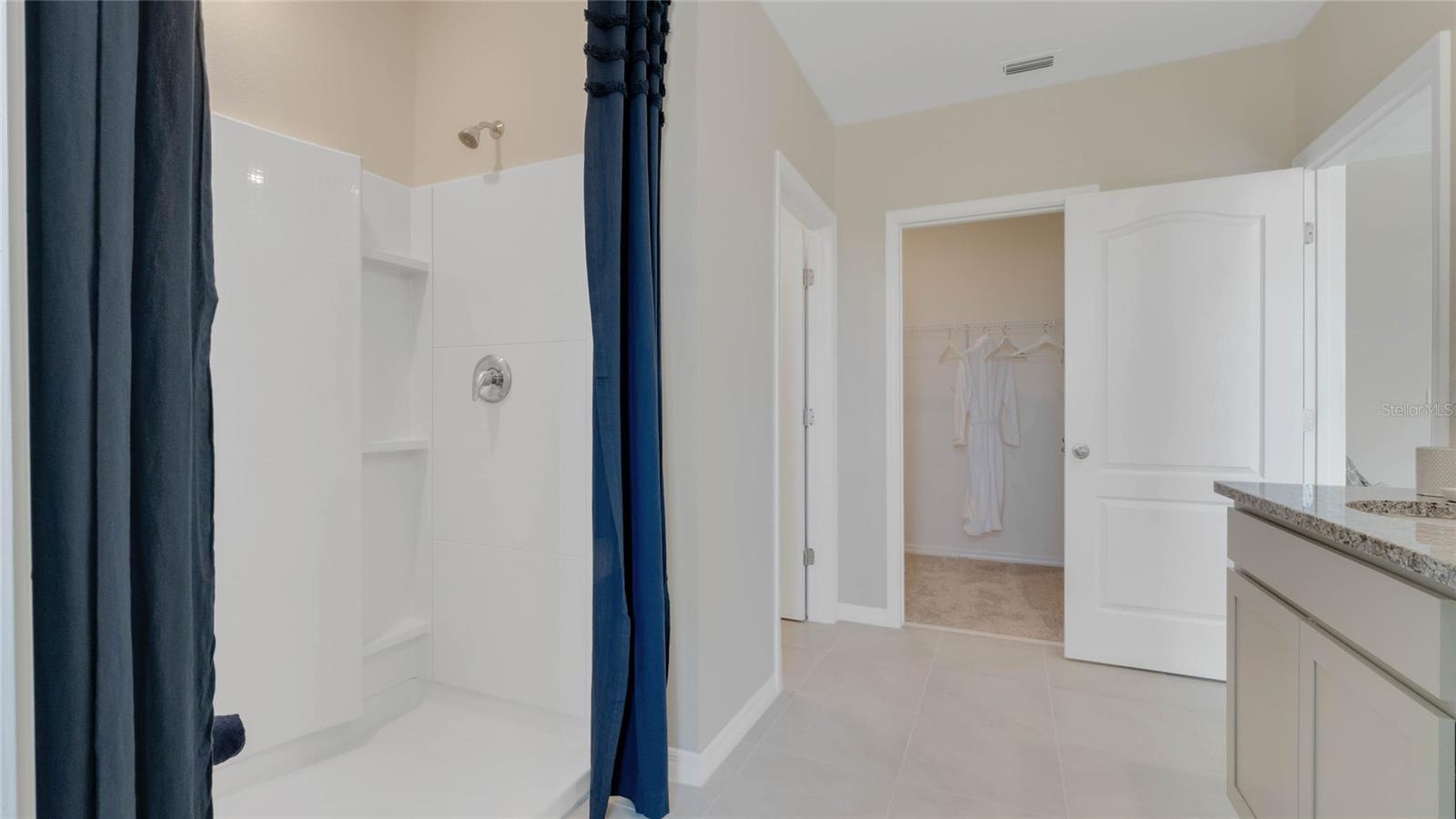 FOREST LAKE - Residential