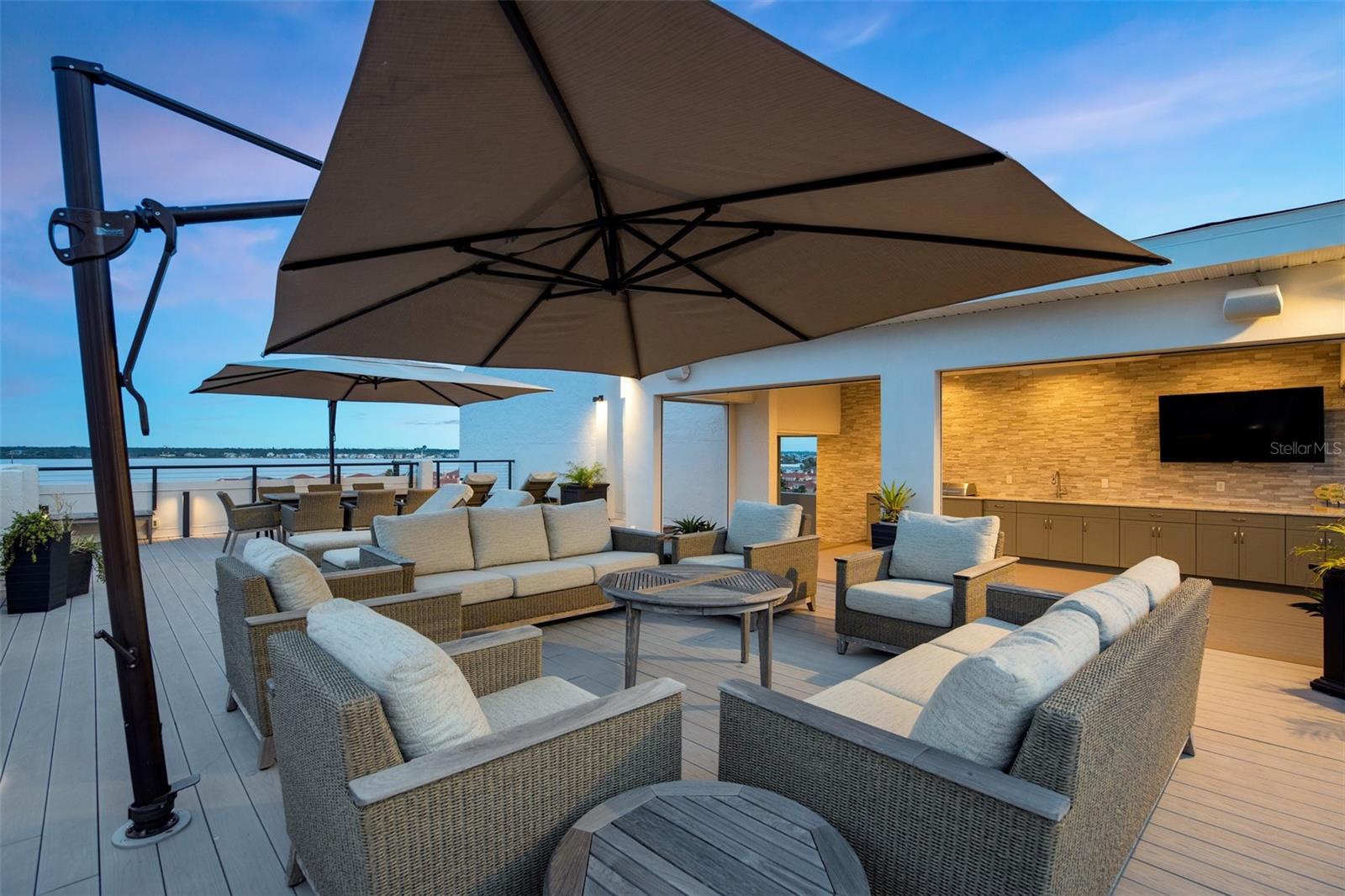 1581 GULF BOULEVARD 701N