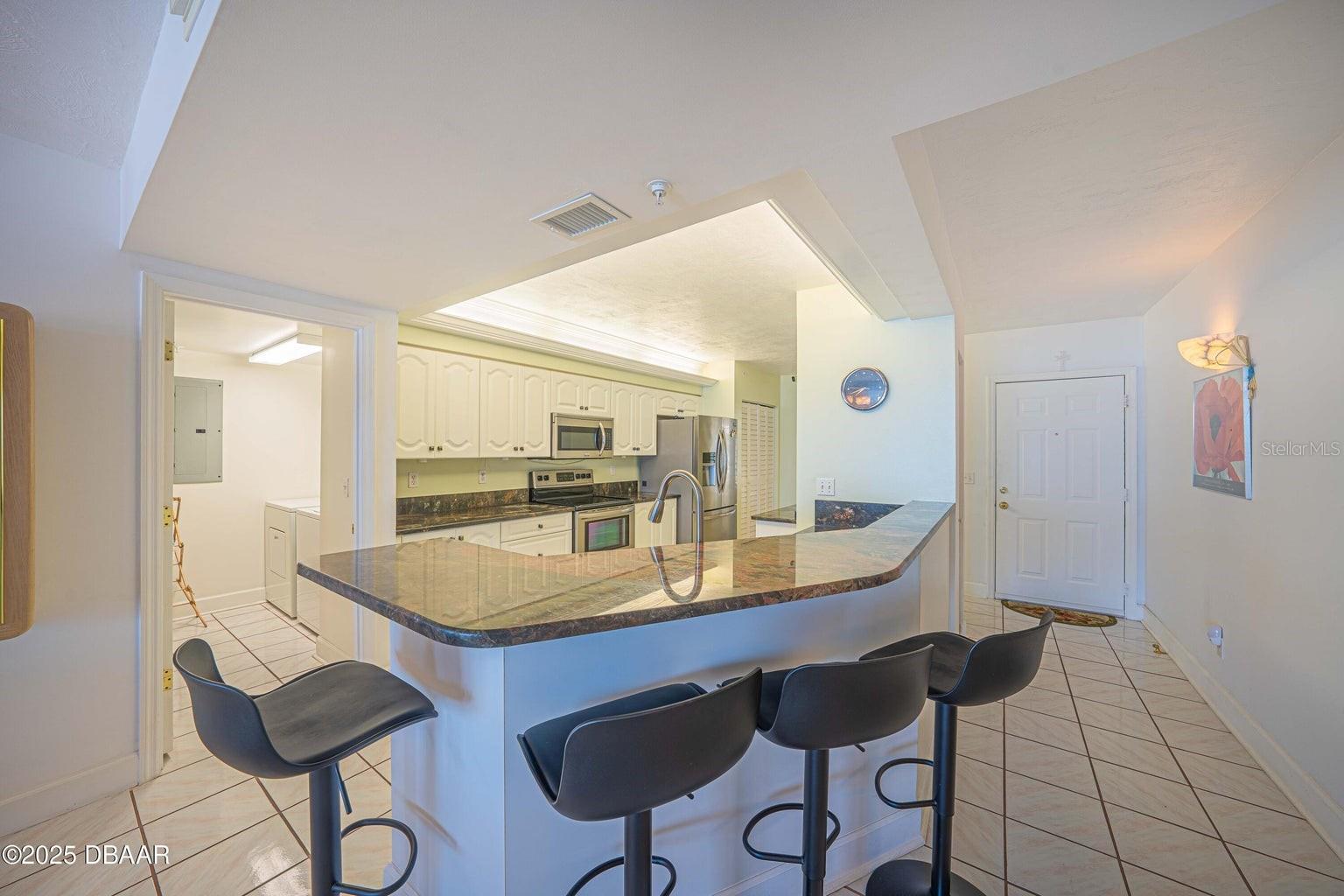 TOWERS AT PONCE INLET TOWER 01 CONDO - Residential