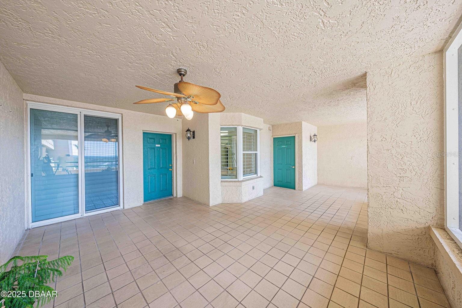 TOWERS AT PONCE INLET TOWER 01 CONDO - Residential