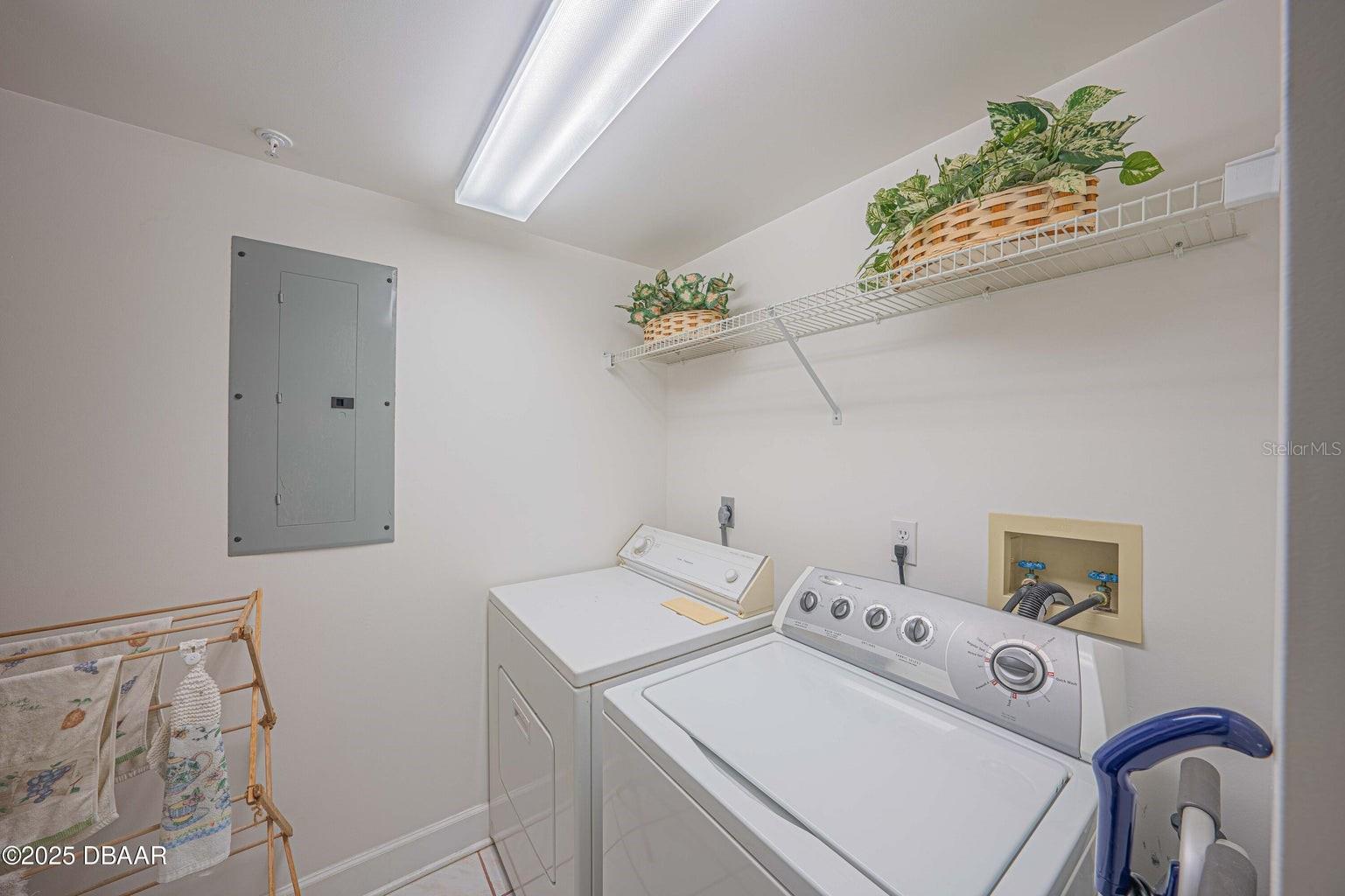 TOWERS AT PONCE INLET TOWER 01 CONDO - Residential