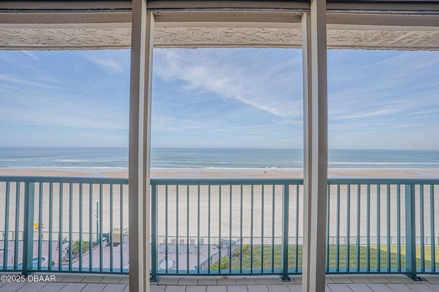 TOWERS AT PONCE INLET TOWER 01 CONDO - Residential