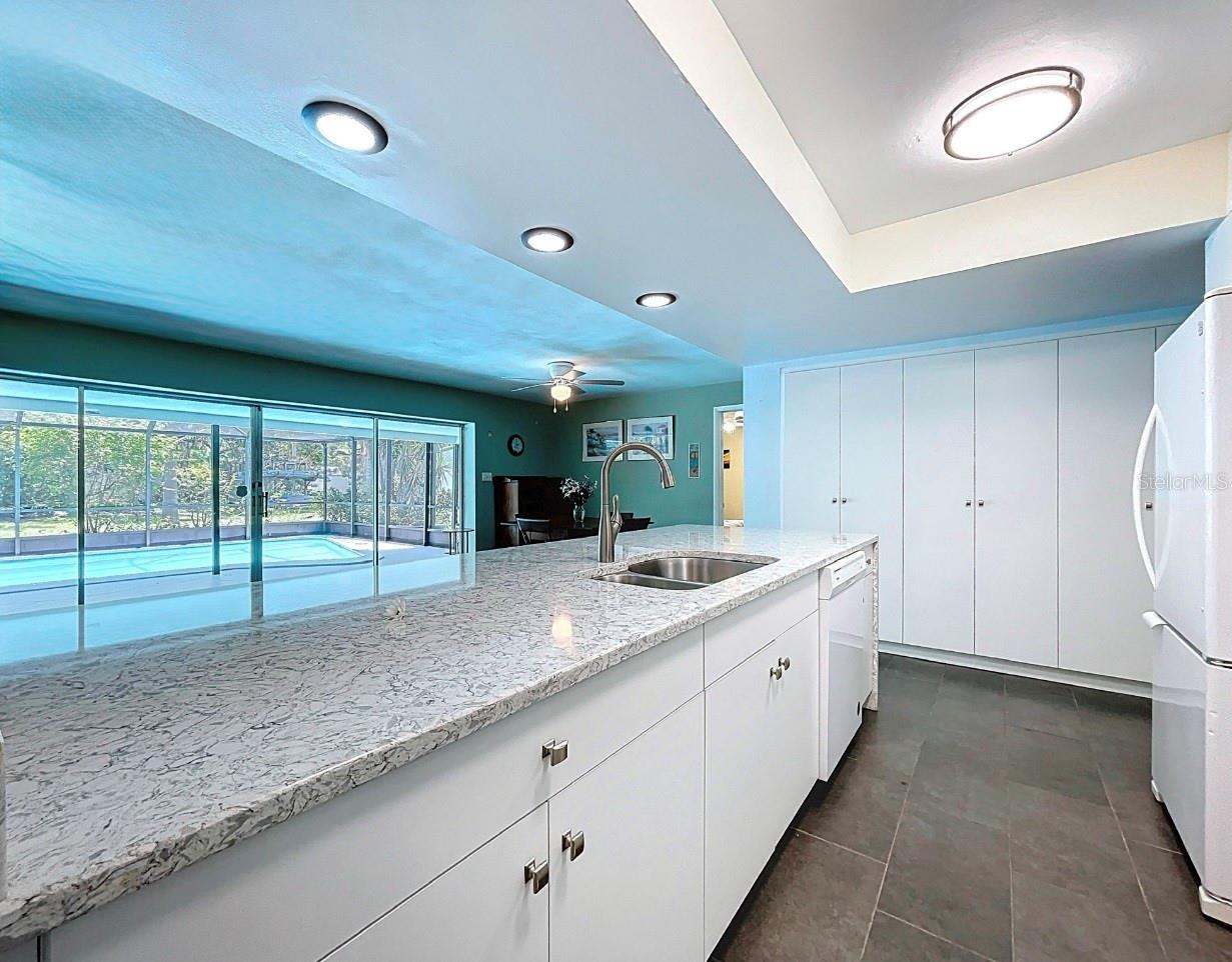 SPANISH TRAILS - Residential