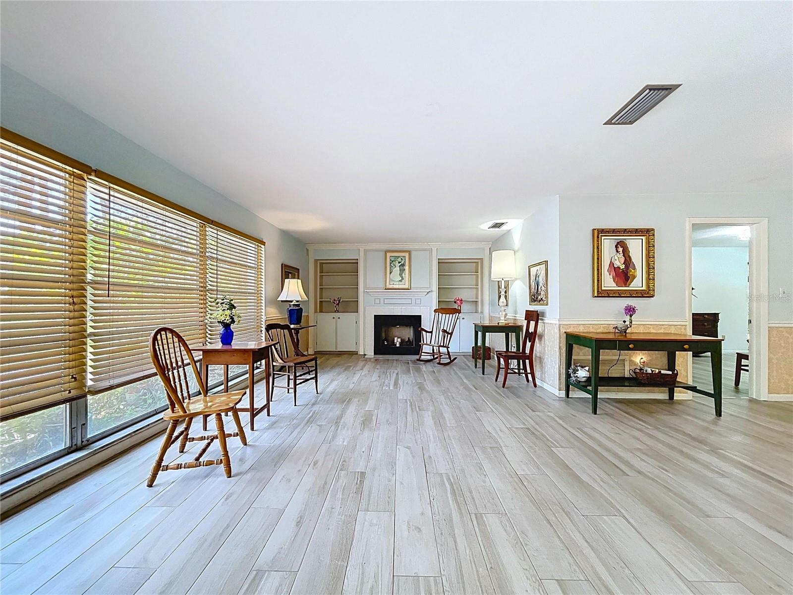 SPANISH TRAILS - Residential
