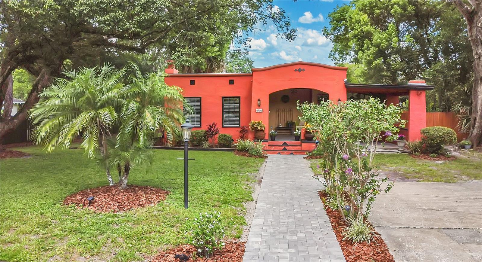 416 N GRANDVIEW AVENUE N