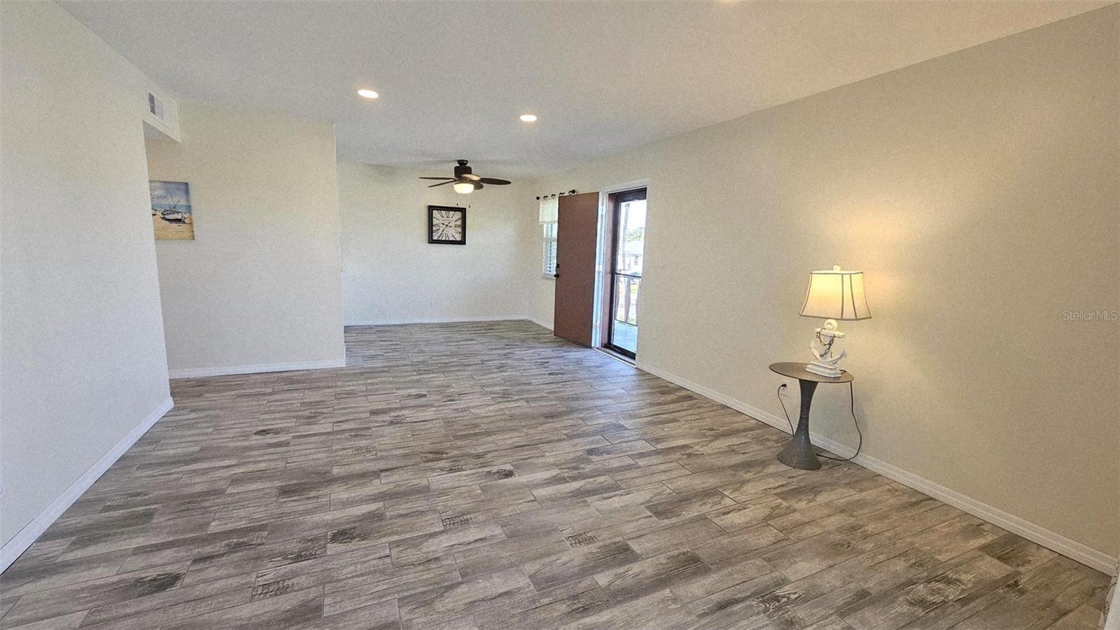 RIVERHOUSE - Residential Lease