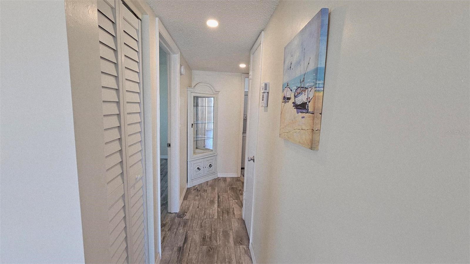 RIVERHOUSE - Residential Lease