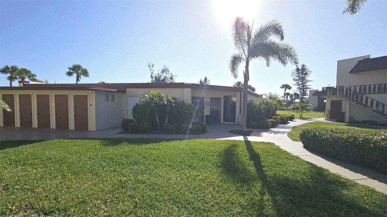 RIVERHOUSE - Residential Lease