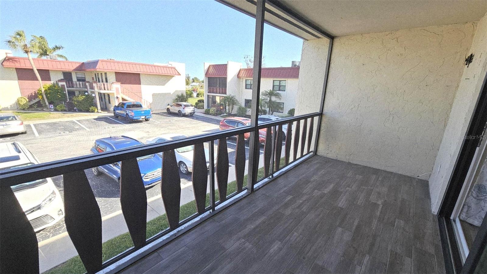 RIVERHOUSE - Residential Lease