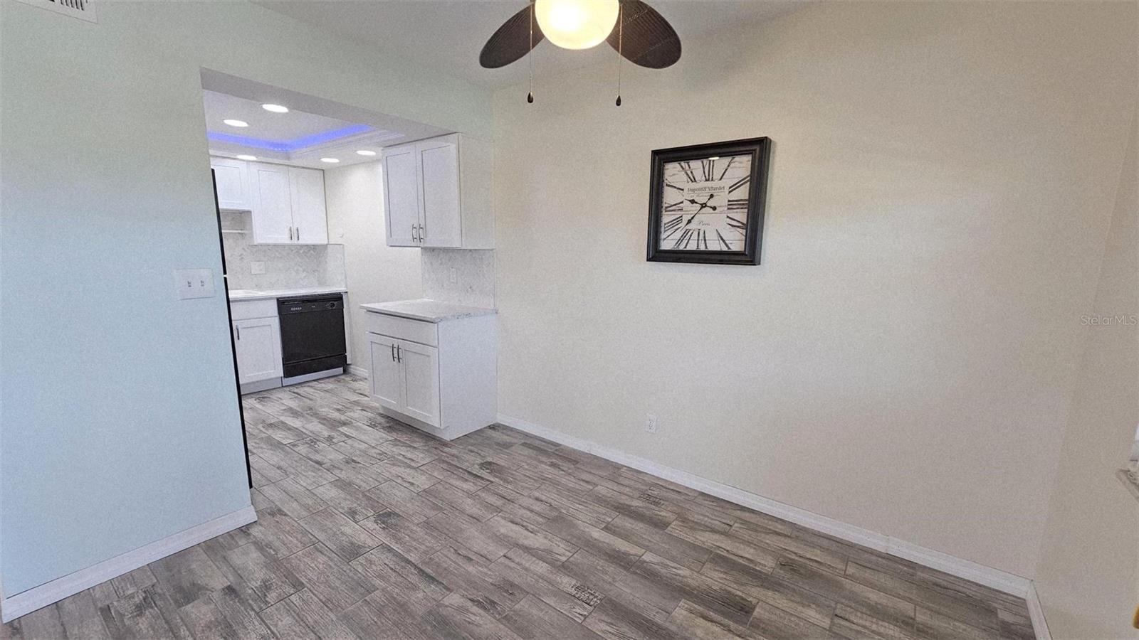 RIVERHOUSE - Residential Lease