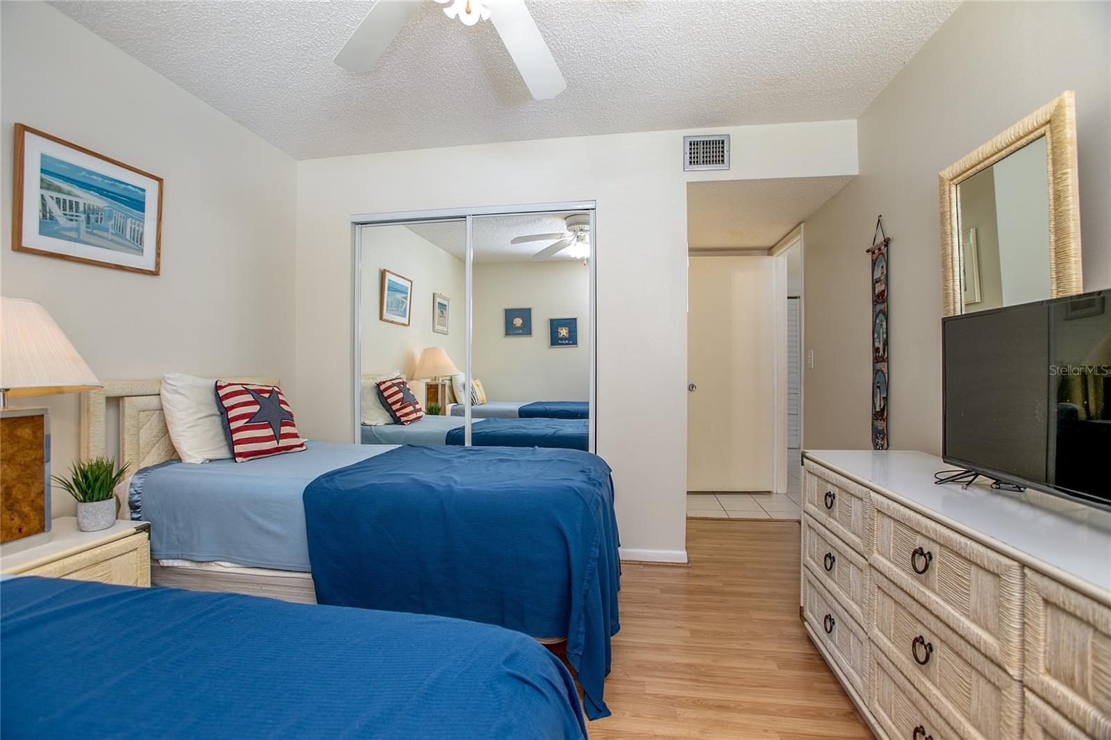 LAKESIDE CONDO APTS - Residential