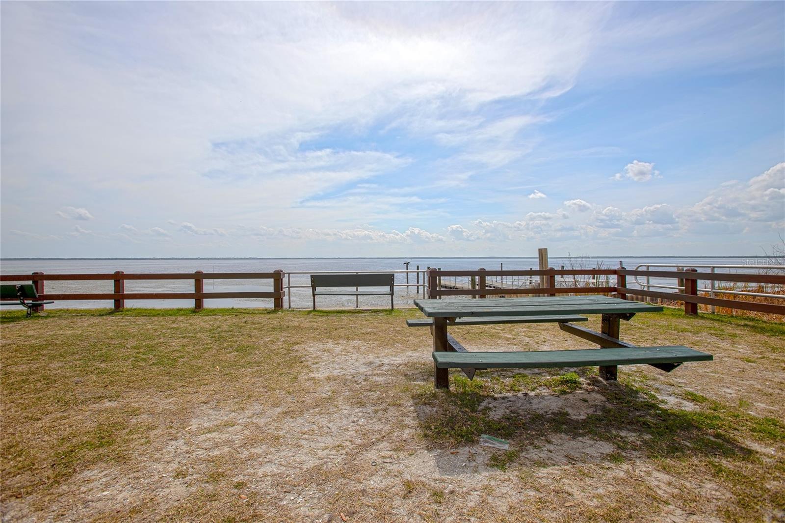 LAKESIDE CONDO APTS - Residential