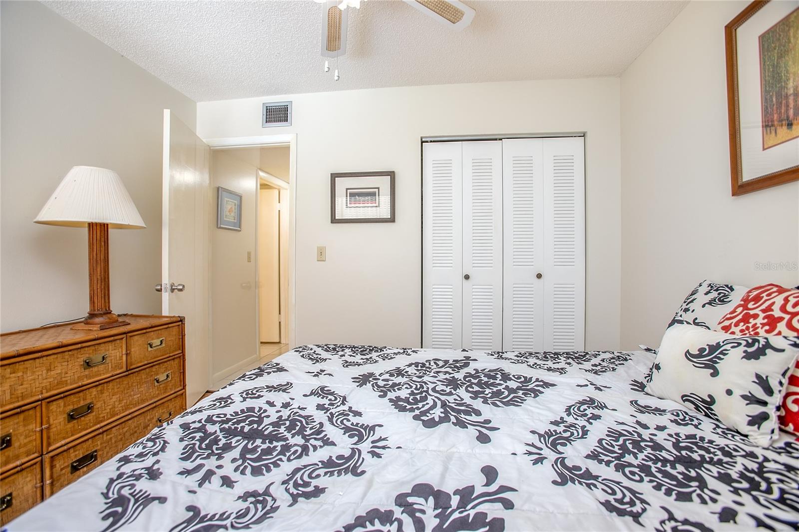 LAKESIDE CONDO APTS - Residential