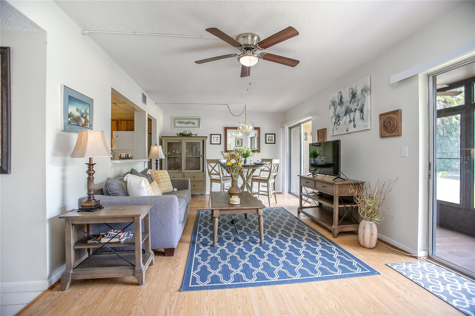 LAKESIDE CONDO APTS - Residential