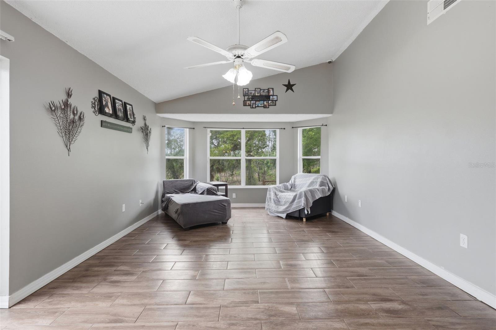 DELTONA LAKES UN 31 - Residential