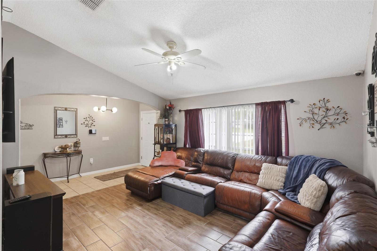 DELTONA LAKES UN 31 - Residential