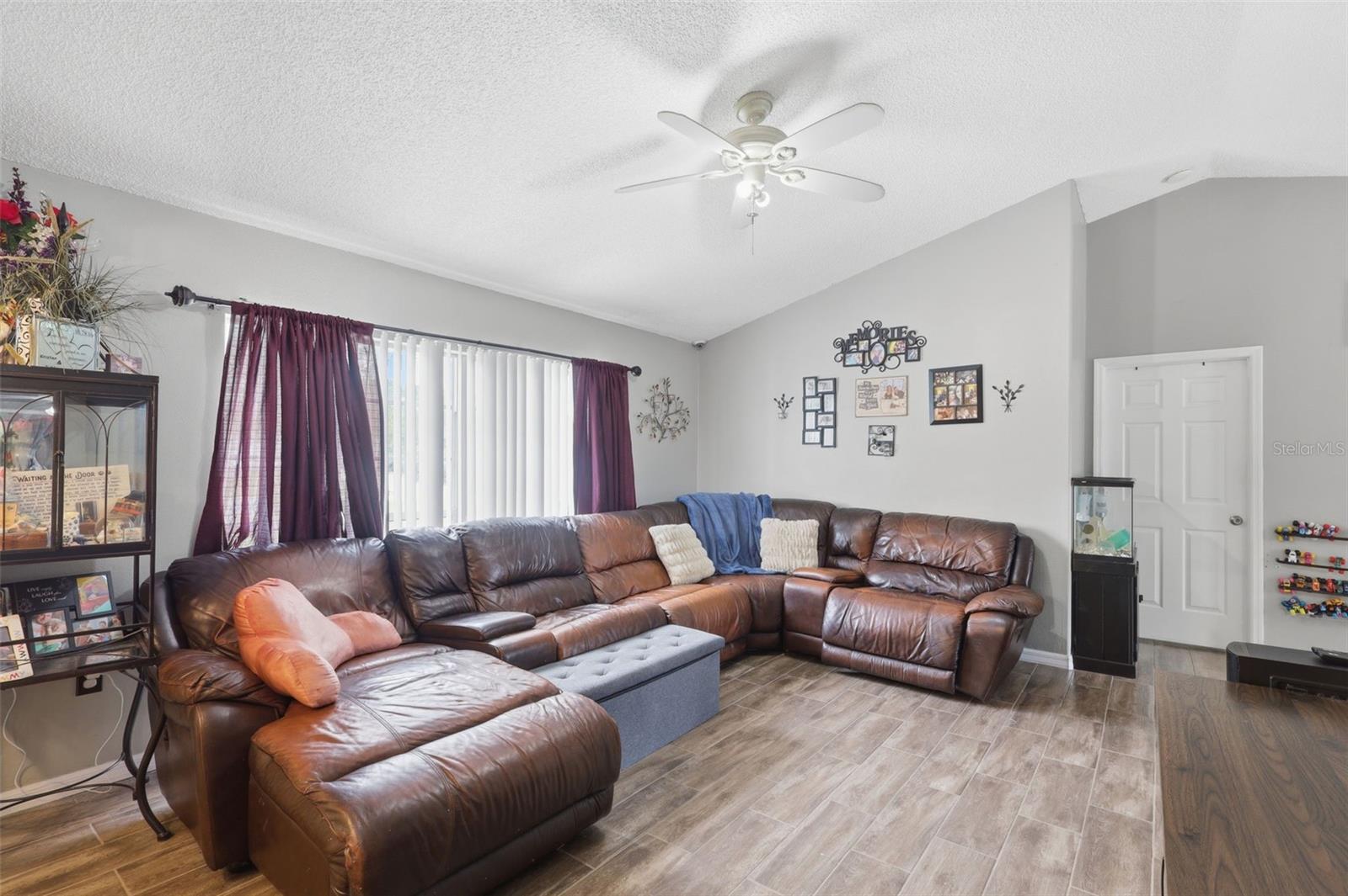 DELTONA LAKES UN 31 - Residential