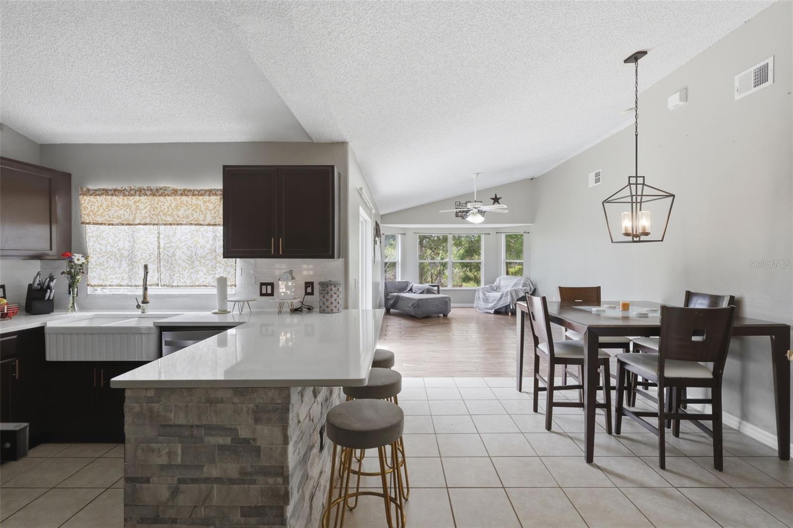 DELTONA LAKES UN 31 - Residential