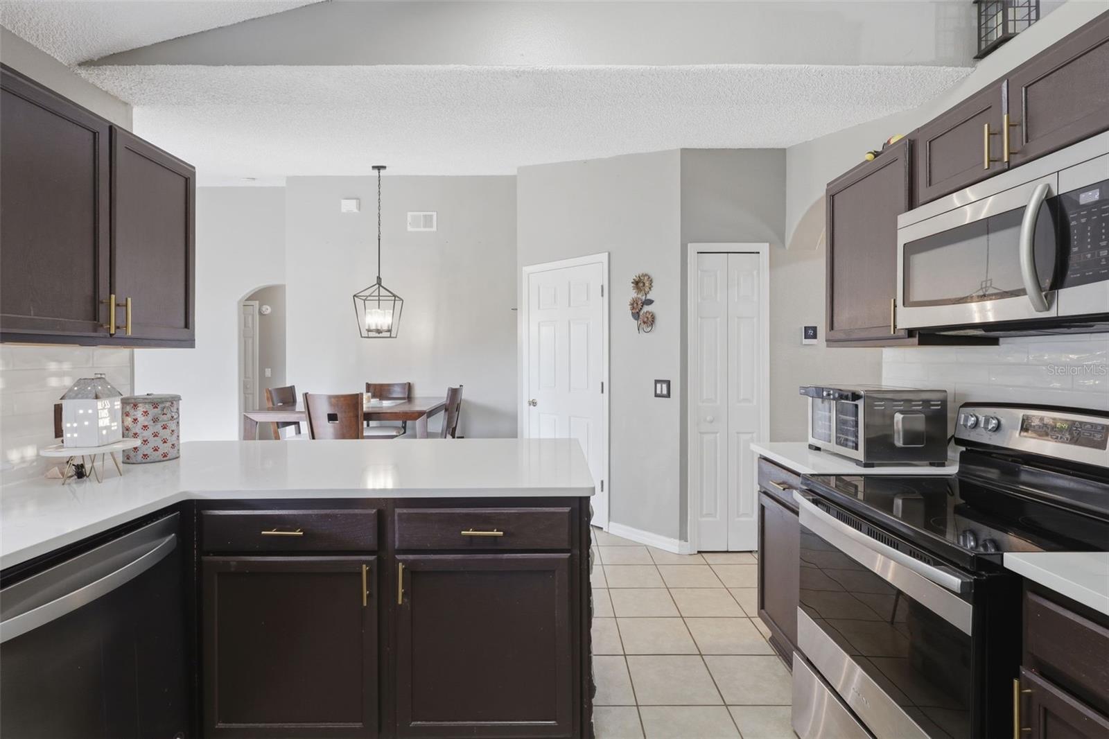 DELTONA LAKES UN 31 - Residential