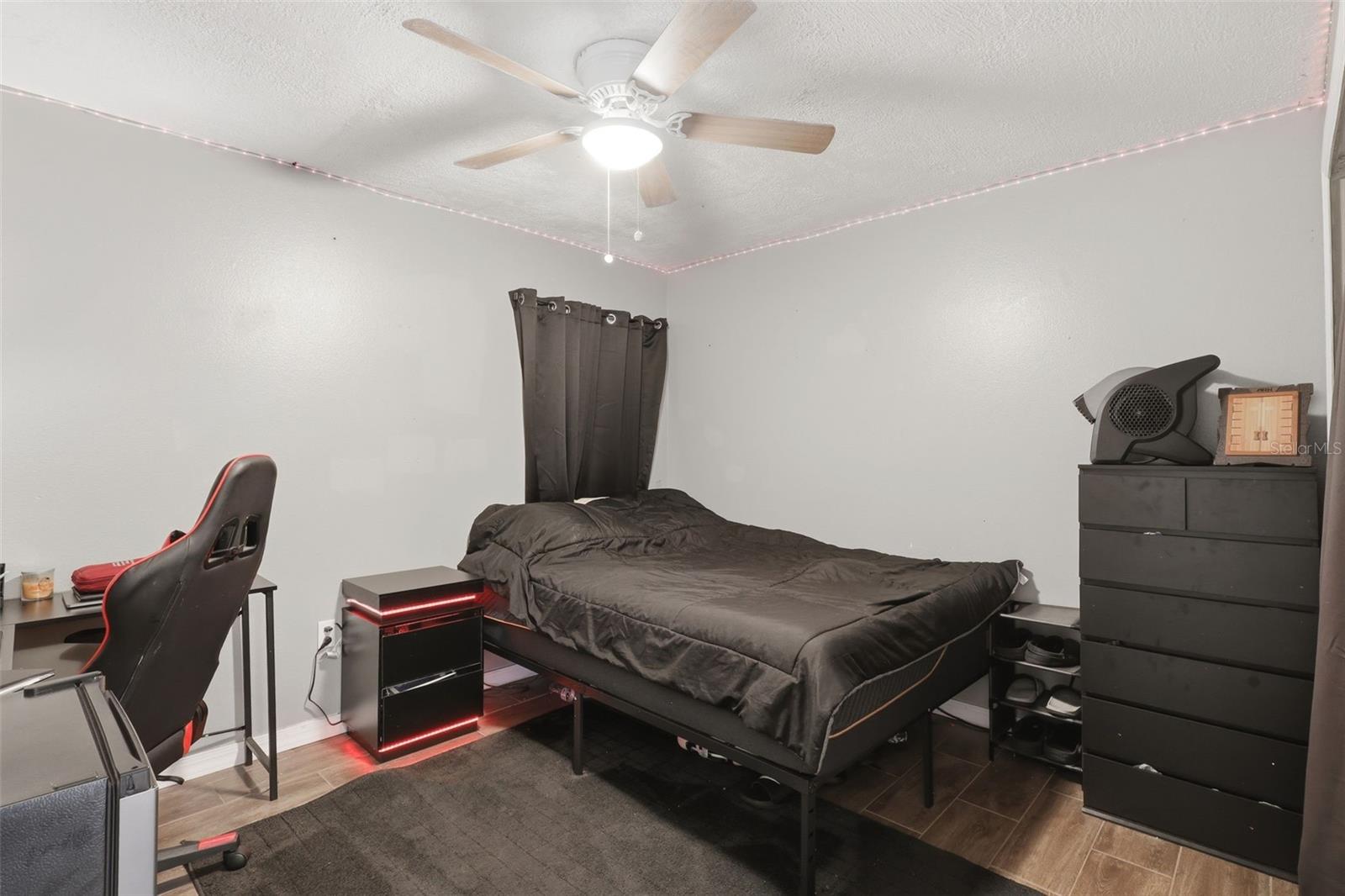 DELTONA LAKES UN 31 - Residential