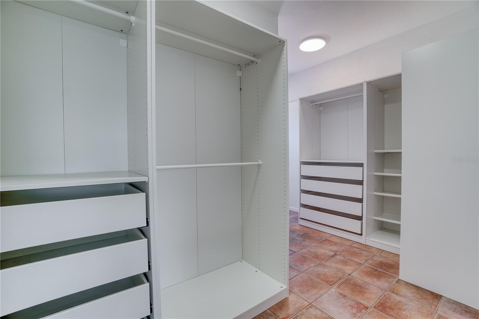 HACIENDAS EL MOLINO - Residential