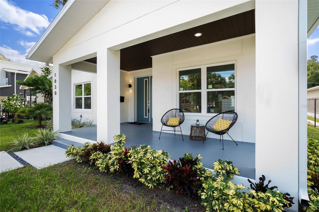 Photo of 1030 11th Avenue S, St Petersburg, FL 33705 (MLS # TB8433304)