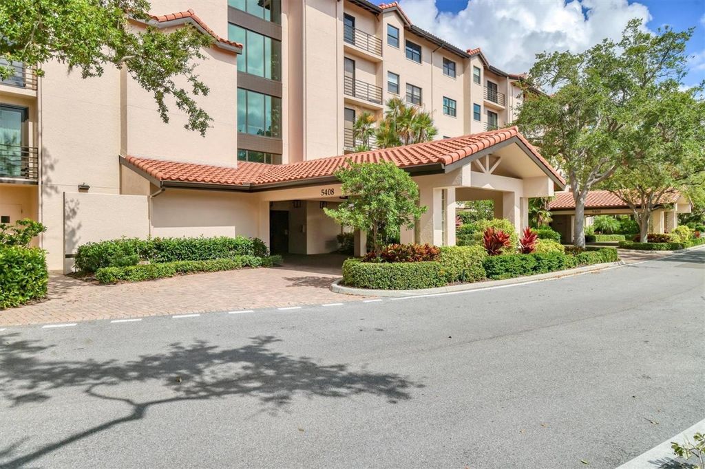 Photo of 5408 Eagles Point Circle #102, Sarasota, FL 34231 (MLS # A4668010)