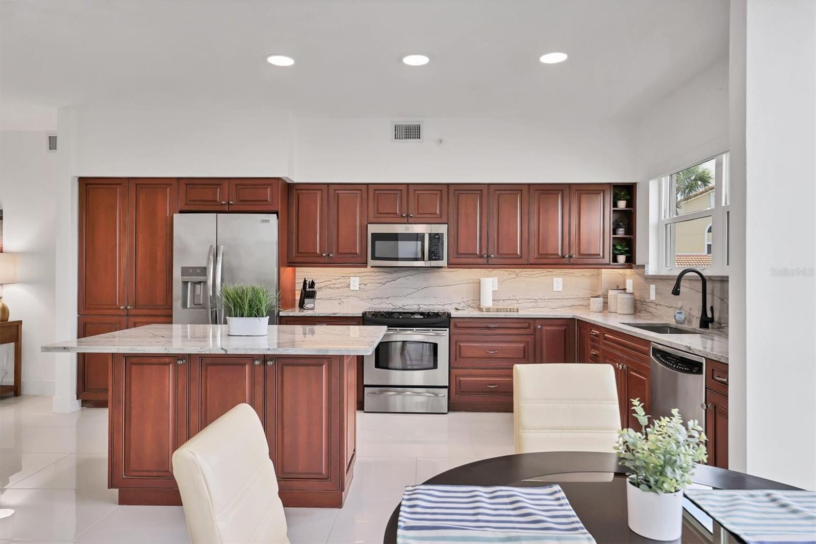 BAYVIEW HOMES I - Residential