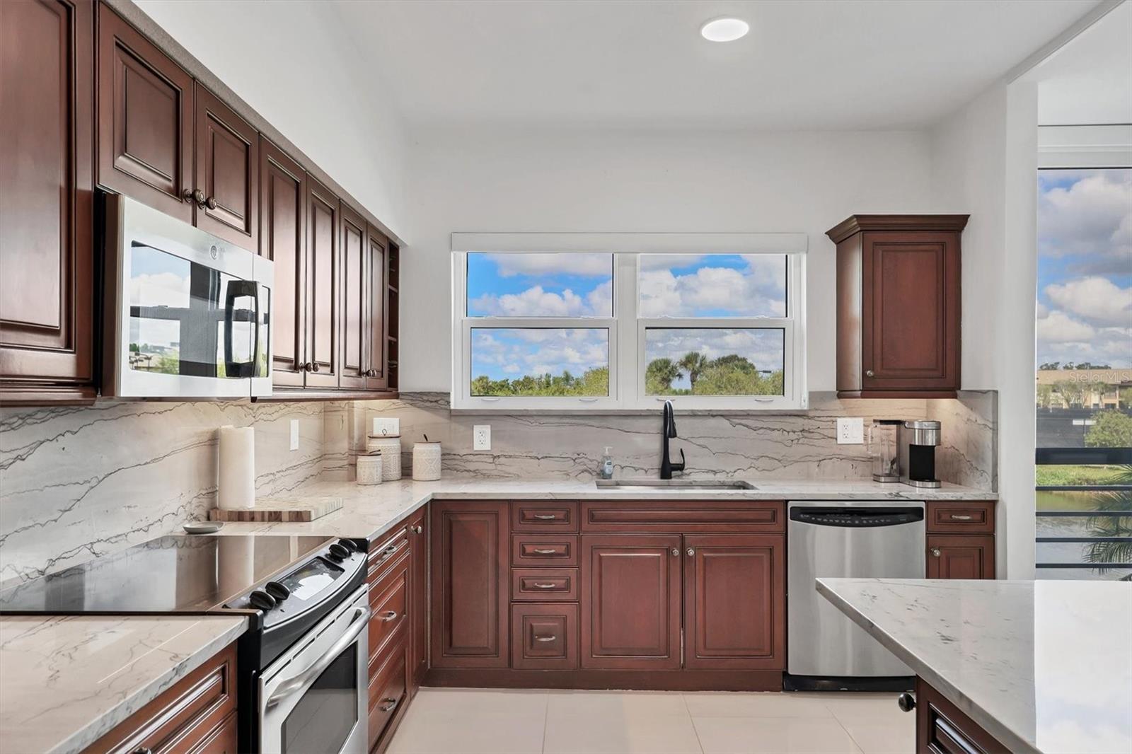 BAYVIEW HOMES I - Residential