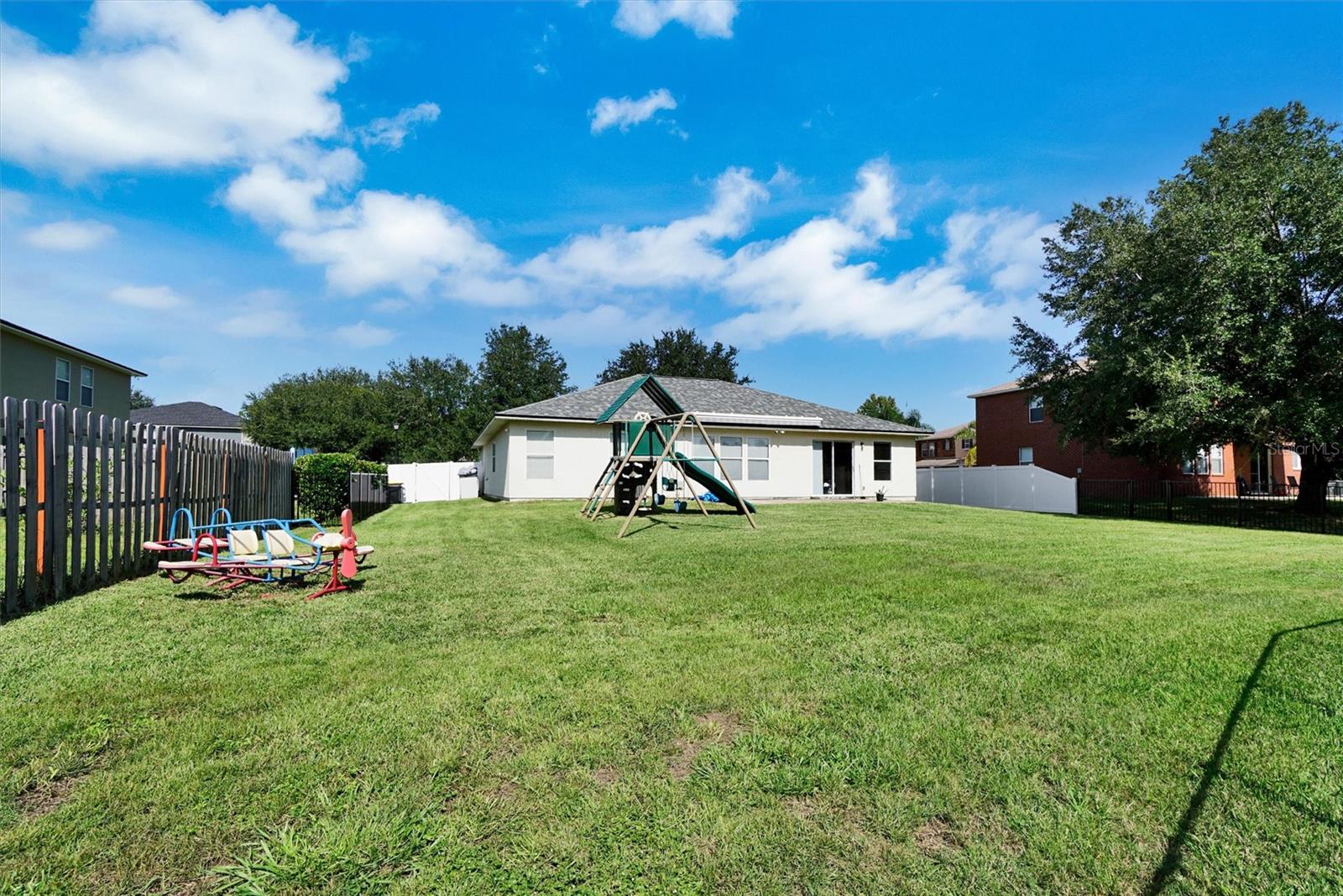 ADAMS LAKE - Residential