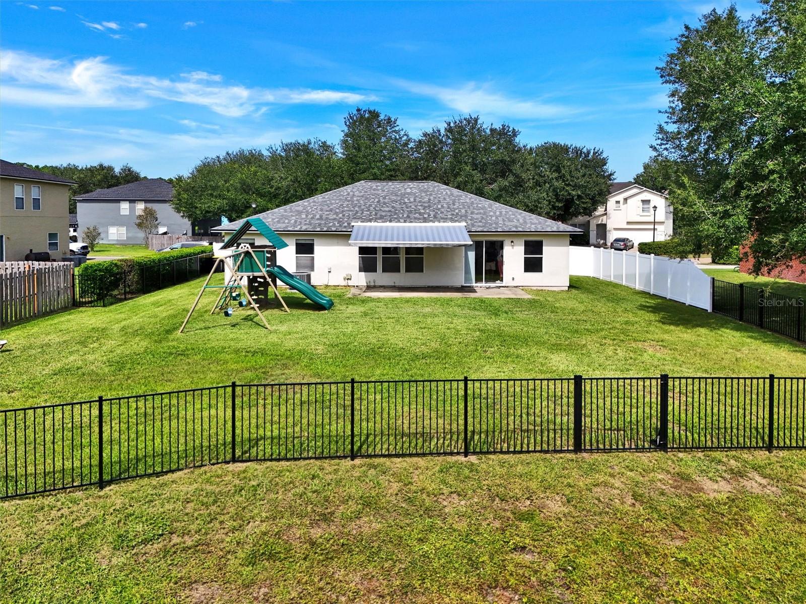 ADAMS LAKE - Residential