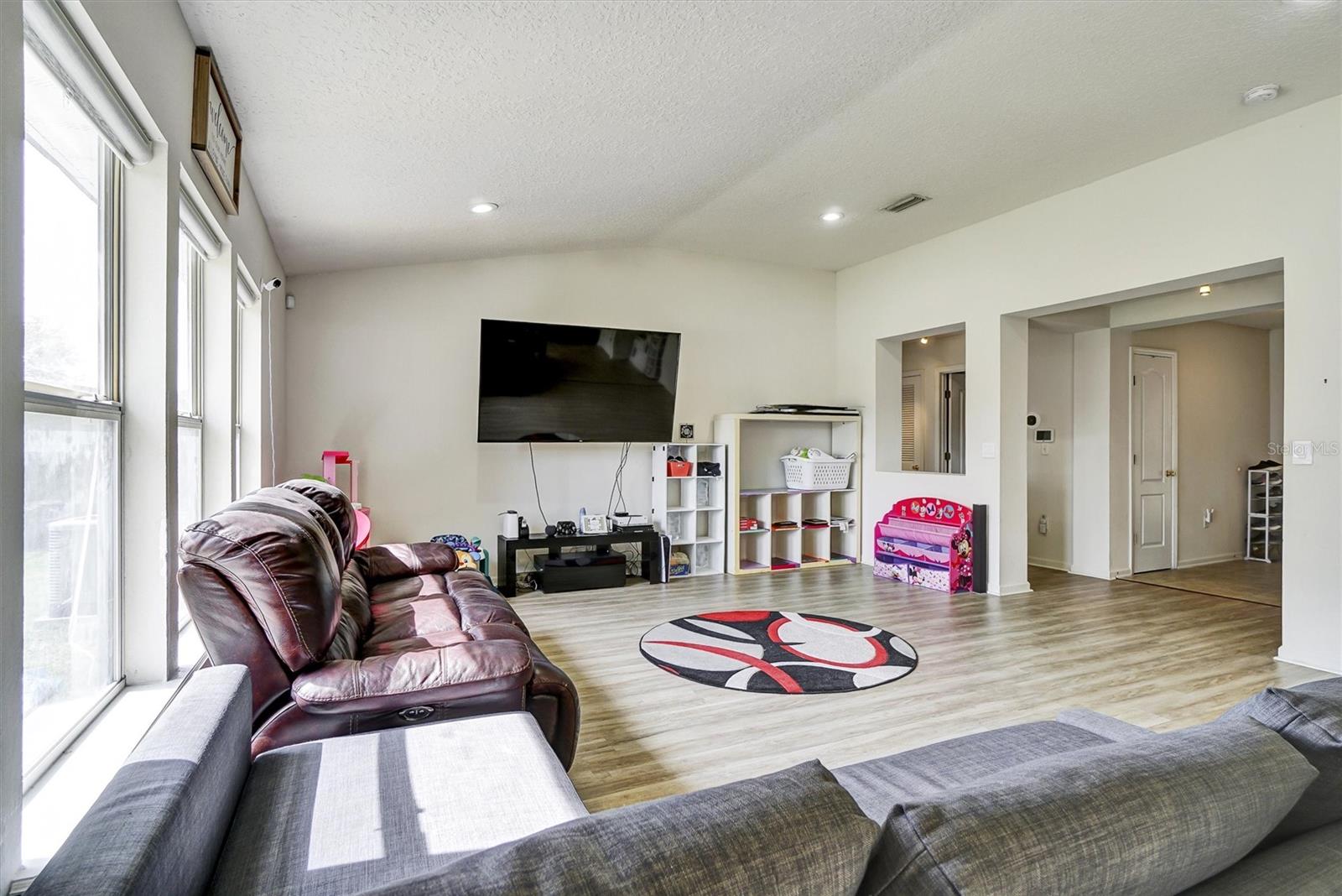 ADAMS LAKE - Residential