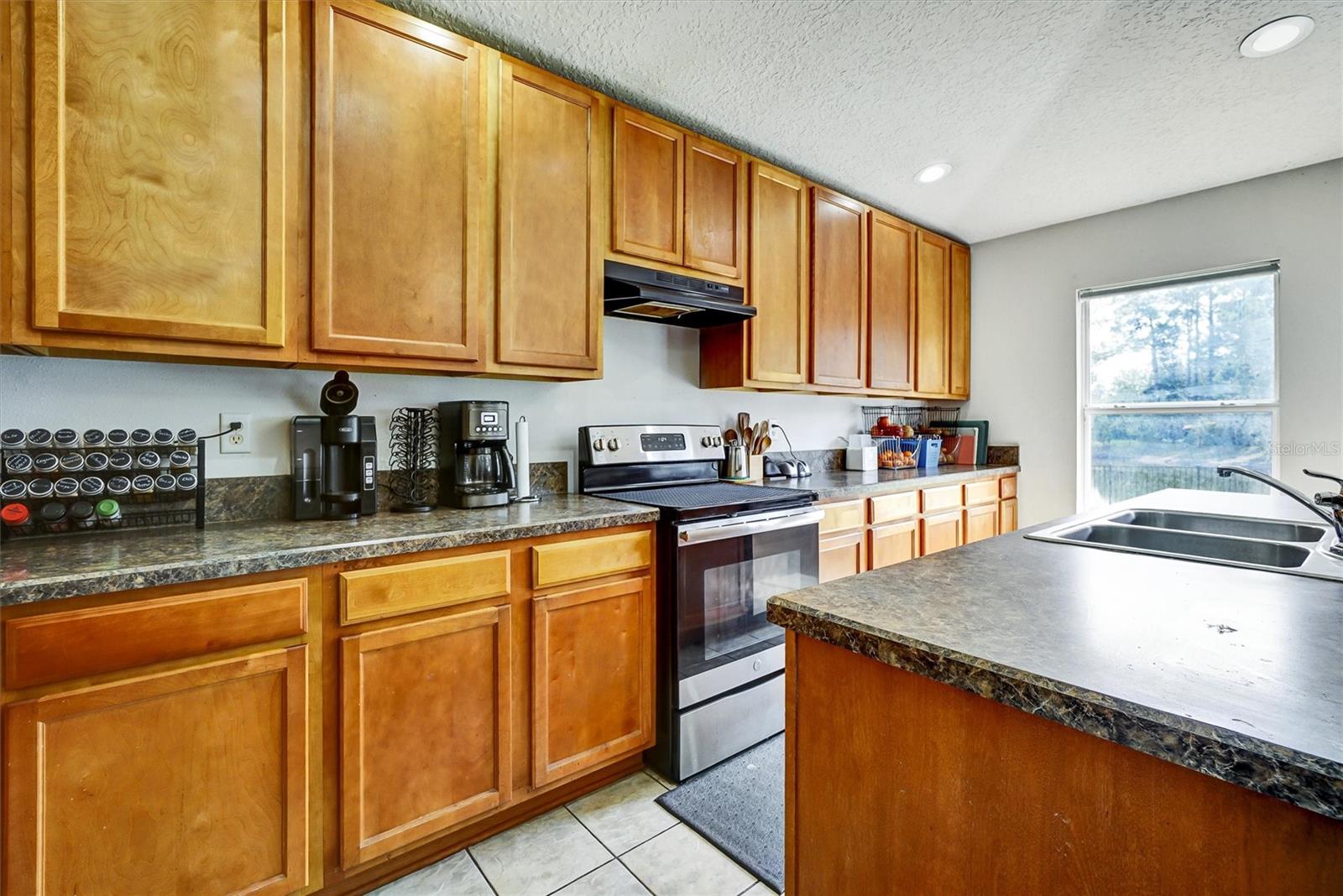 ADAMS LAKE - Residential