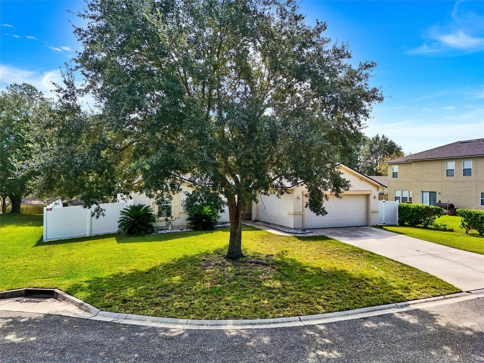 ADAMS LAKE - Residential