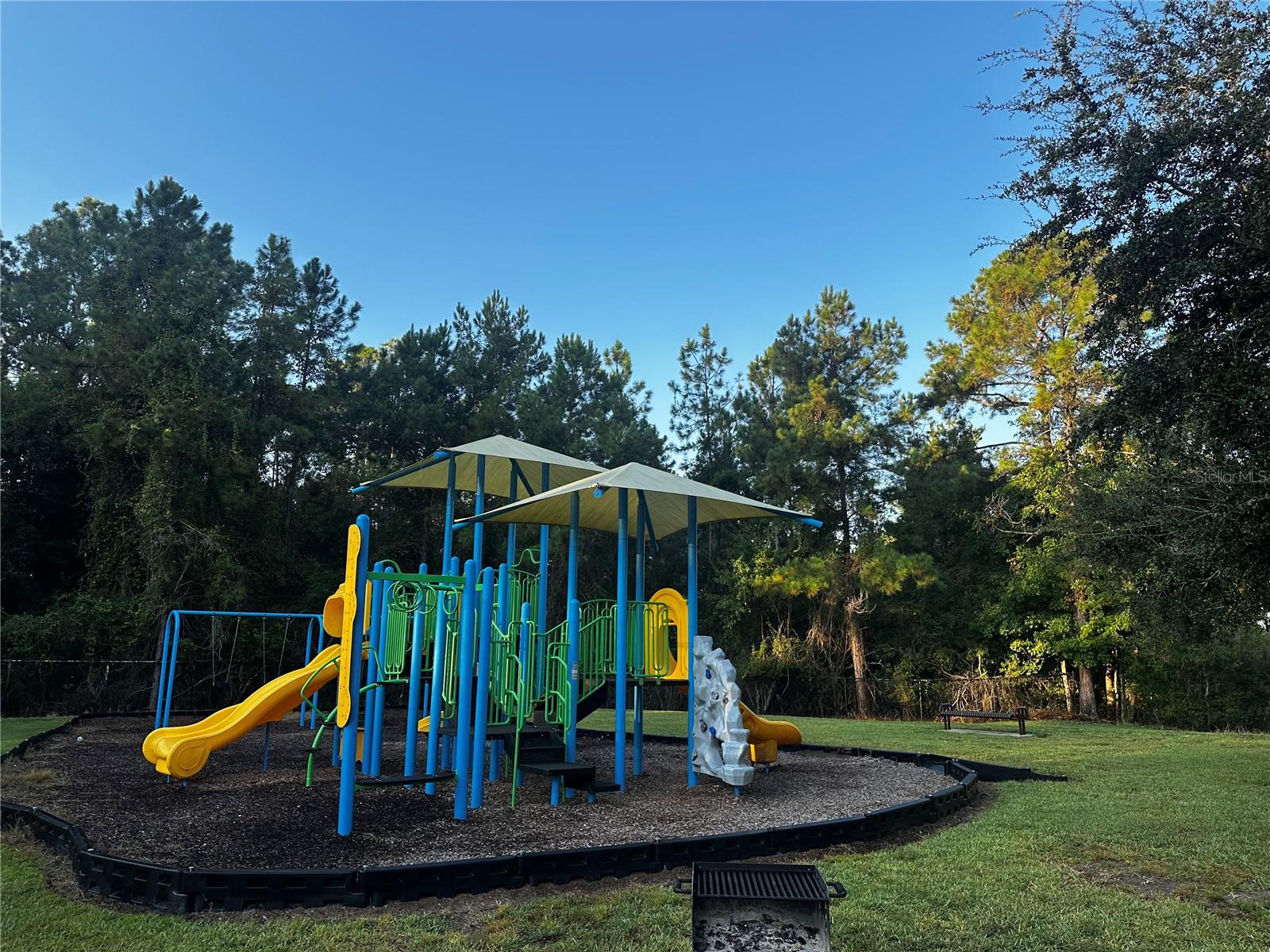 ADAMS LAKE - Residential