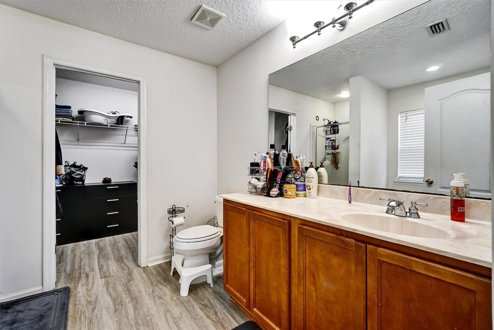 ADAMS LAKE - Residential