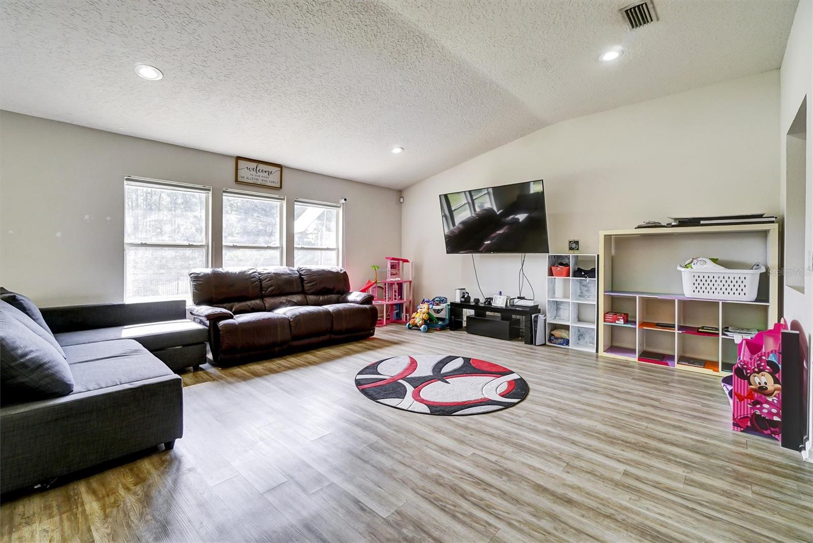 ADAMS LAKE - Residential