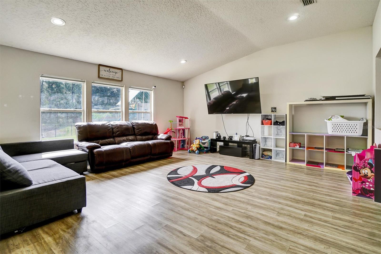 ADAMS LAKE - Residential