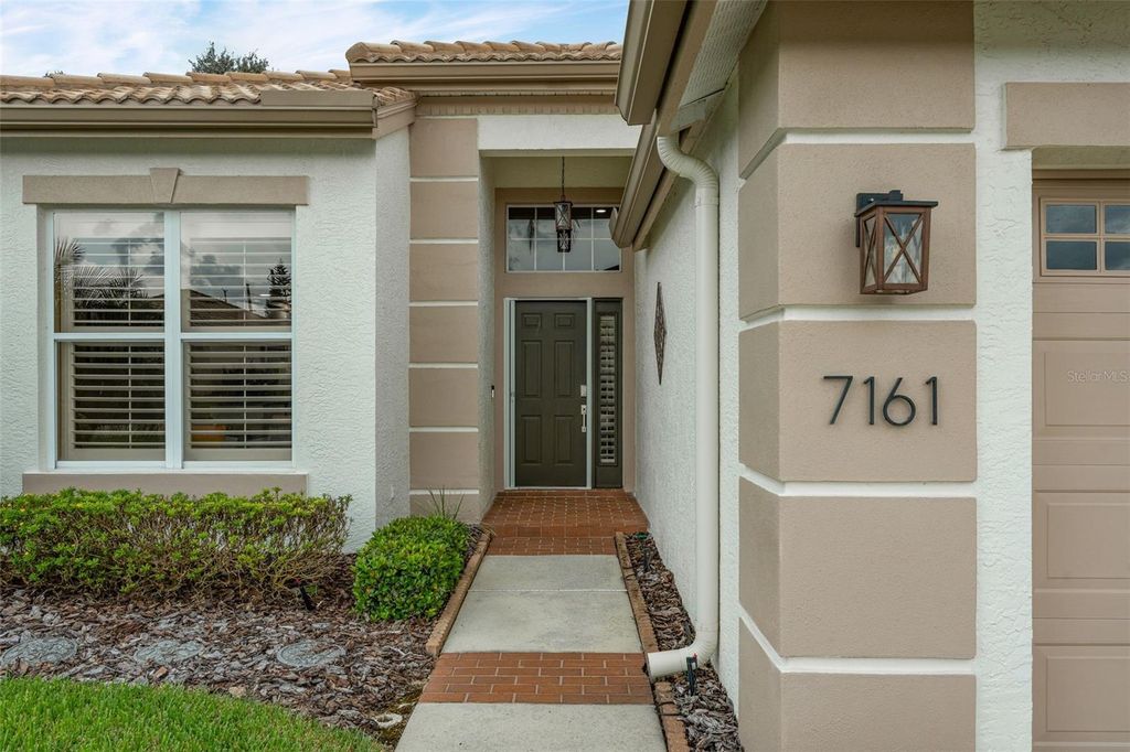 Photo of 7161 Drewrys Bluff, Bradenton, FL 34203 (MLS # A4665988)
