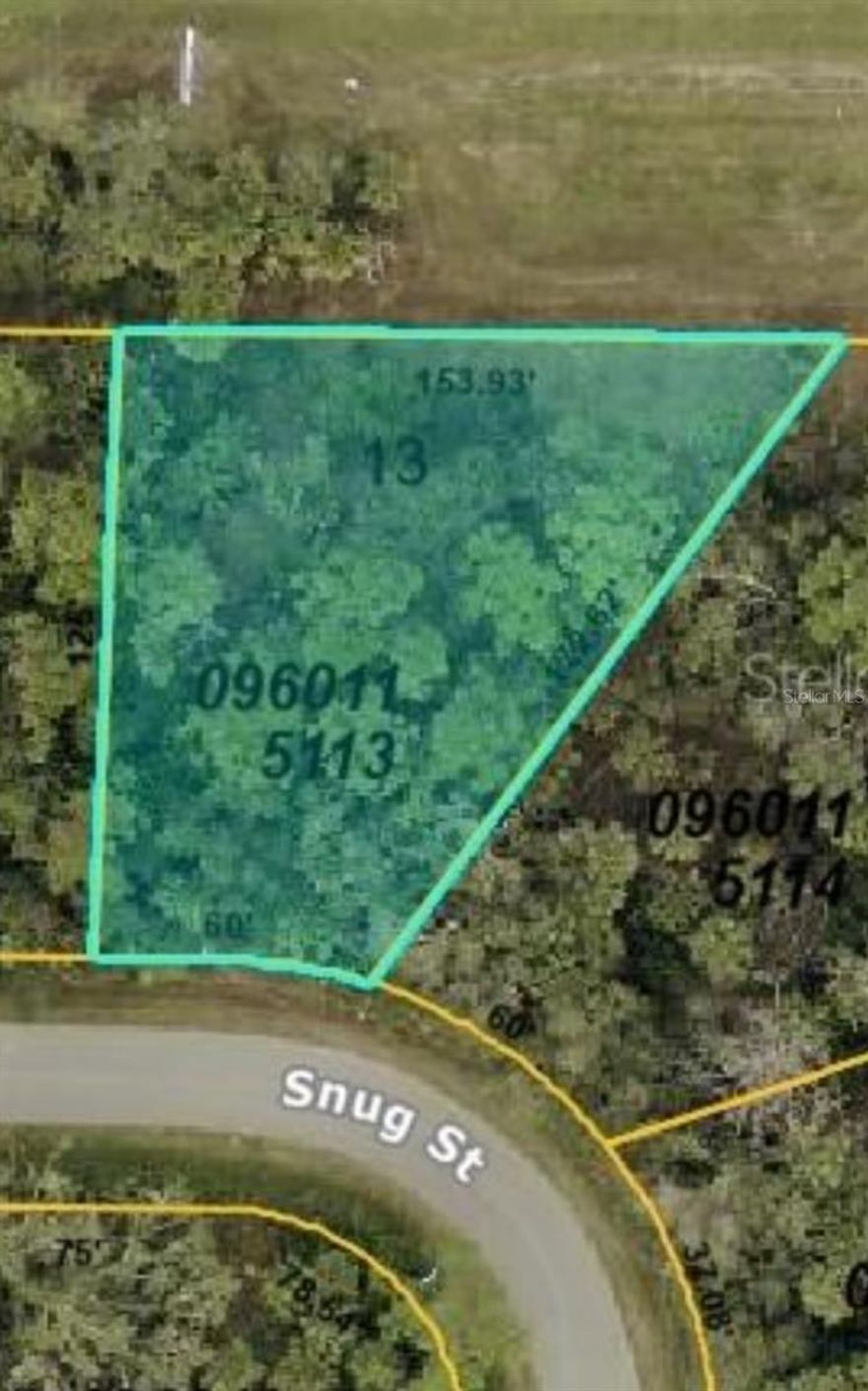 SUPER OVERSIZED LOT, NO HOA, NO DEED RESTRICTION OR CDD.A FLORIDA DREAM LOCATION. CONVENIENTLY LOCATED TO BANKING,
DINING,SHOPPING. BEACHES ARE CLOSE QUICK ACCESS TO I-75.