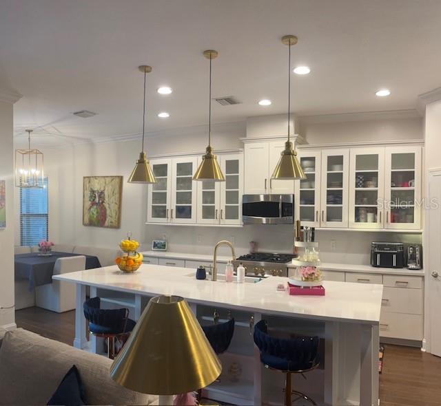 ESPLANADE PH I - Residential Lease