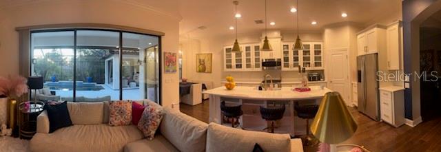 ESPLANADE PH I - Residential Lease