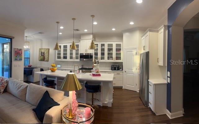 ESPLANADE PH I - Residential Lease