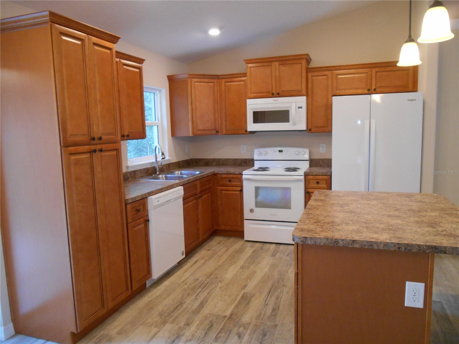 1261 3RD STREET