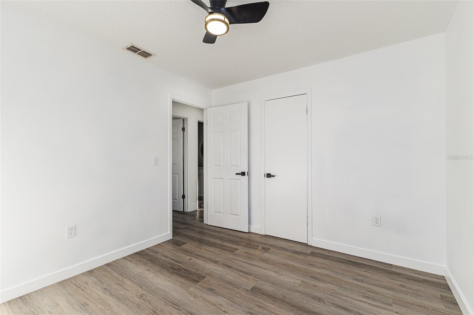 GROVE ESTATES SECOND ADD - Residential