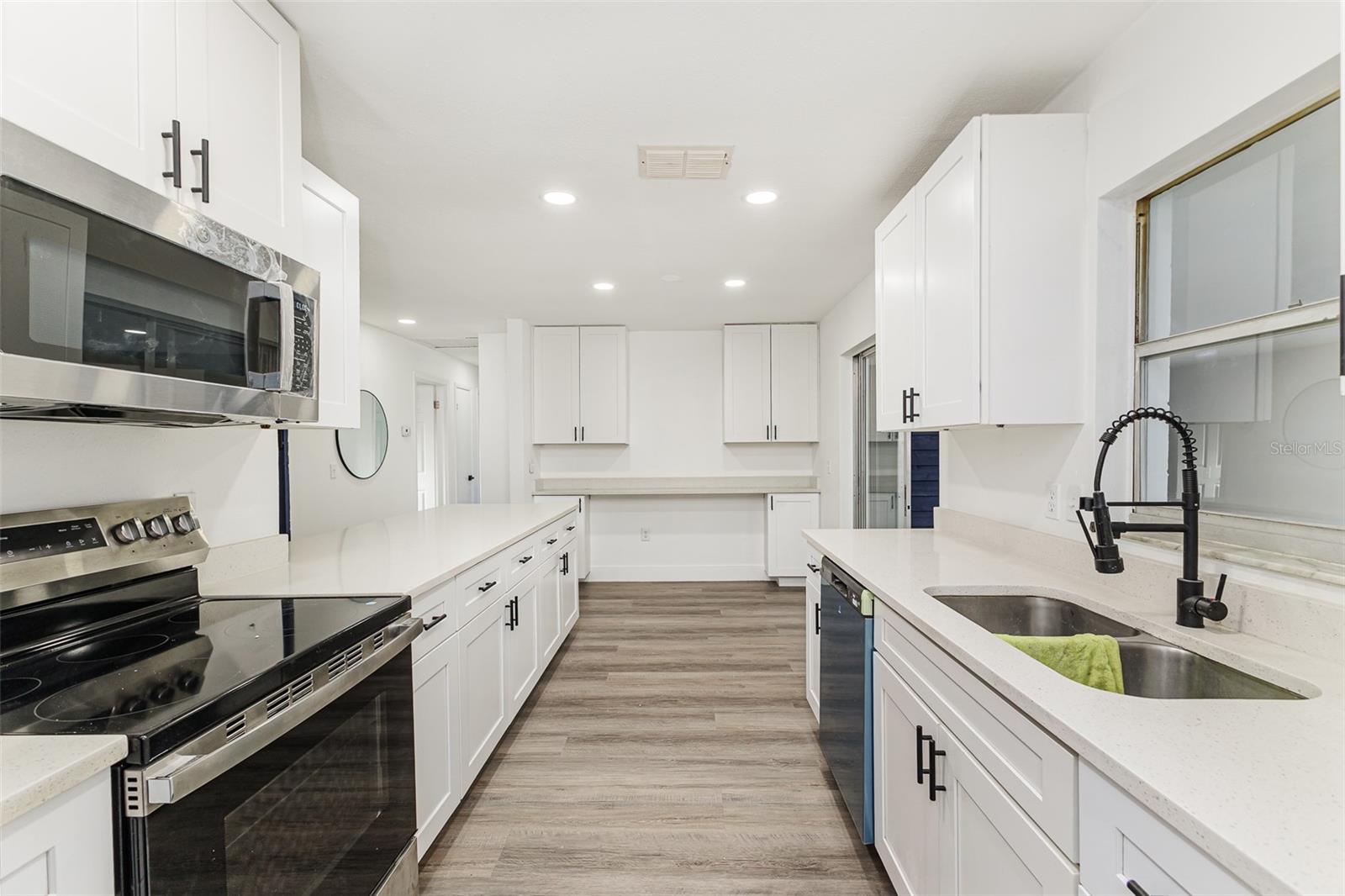 GROVE ESTATES SECOND ADD - Residential