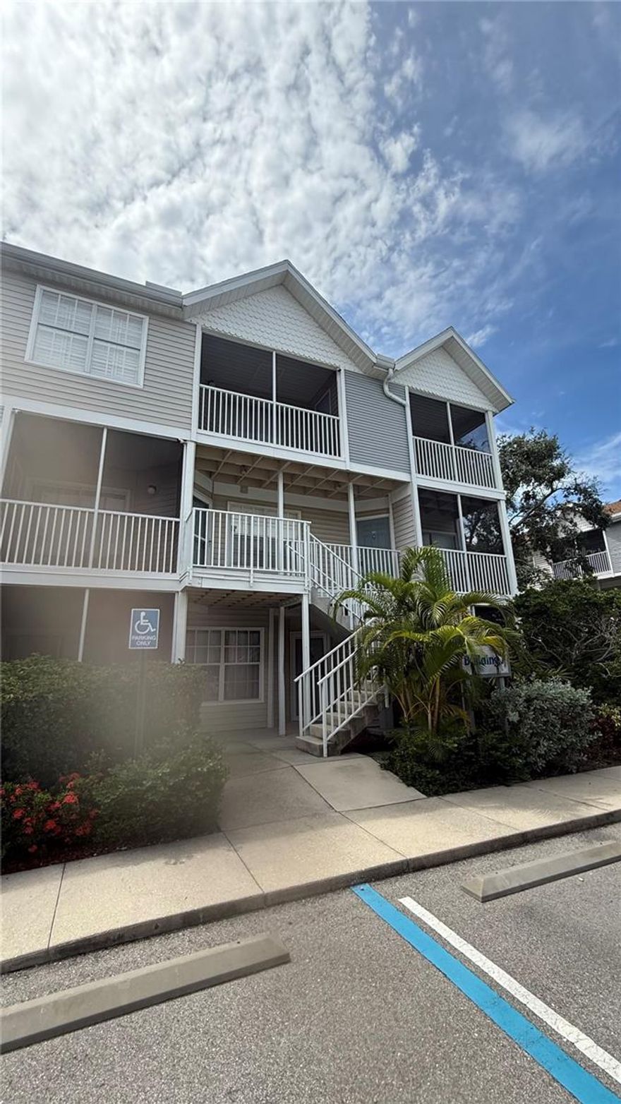 Live in the heart of Sarasota in this charming 2-story, 1 bedroom, 1 bathroom condominium located in the desirable Central Park II community. Perfect for those seeking a low-maintenance urban lifestyle, this home offers comfort and convenience just steps from all that downtown has. Central Park II features a wide array of amenities, including: Clubhouse with fitness center & library, heated pool and relaxing hot tub, tennis court for active play, short-term boat dock access for your water adventures. Included in rent: water, sewer, and basic cable. basic internet. Enjoy a vibrant lifestyle with close proximity to Sarasota Bay, Bayfront Park, shopping, dining, theaters, and the arts. Rent: $1,1650/month Move-in requirements: $100 application fee each adult (Central Park Property Management) $100 administrative fee $150 application fee (Central Park II Condominium Association) Security deposit equal to one month’s rent.

Don’t miss the opportunity to live in a sought-after downtown community with resort-style amenities.